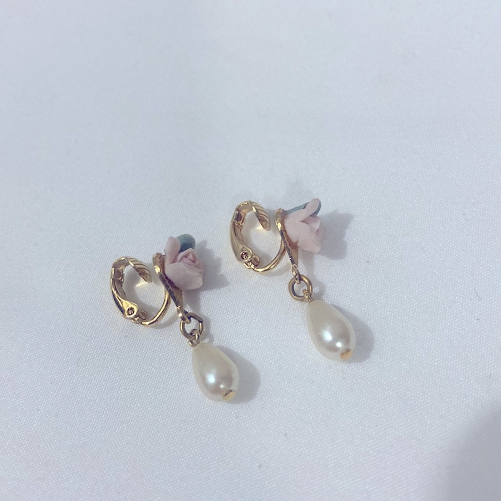 Vintage pink rose and gold jacket earring - Picture 2 of 2